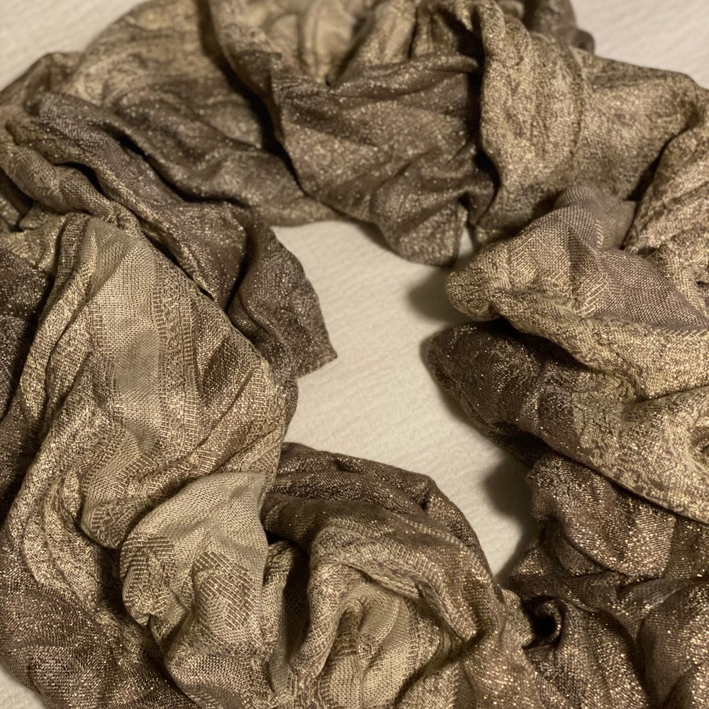 Beautiful scarf- infinity style